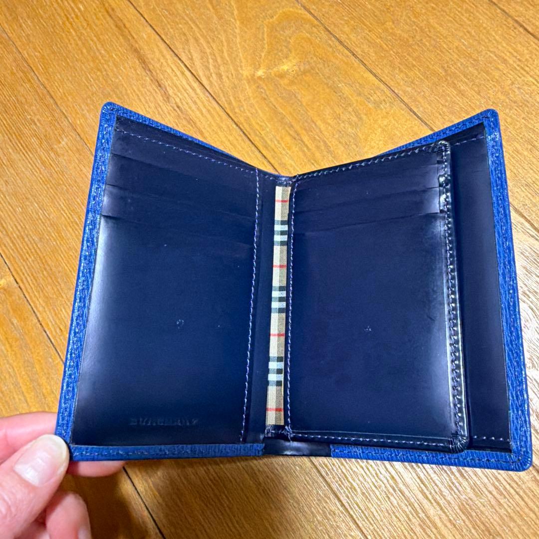 BURBERRY 二つ折り財布 青