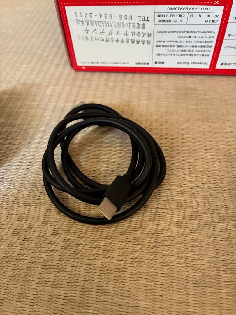 ニンテンドーSwitch 本体　コントローラー×2セット！