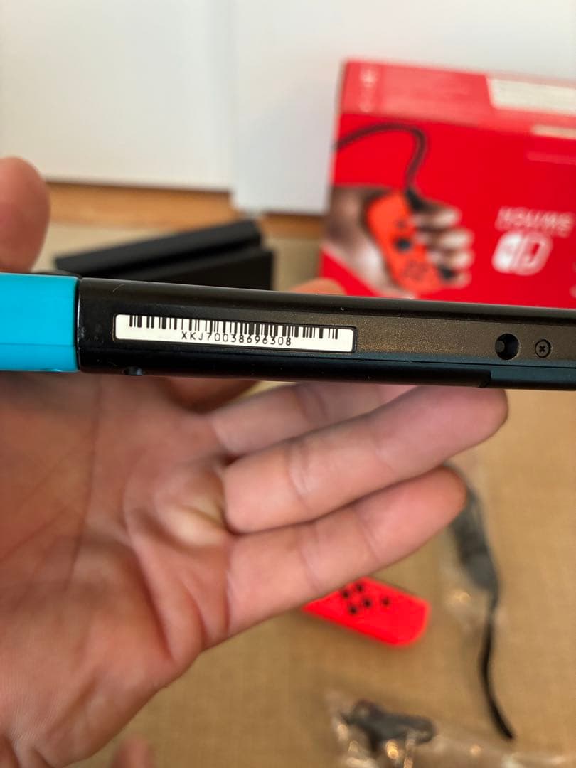 ニンテンドーSwitch 本体　コントローラー×2セット！