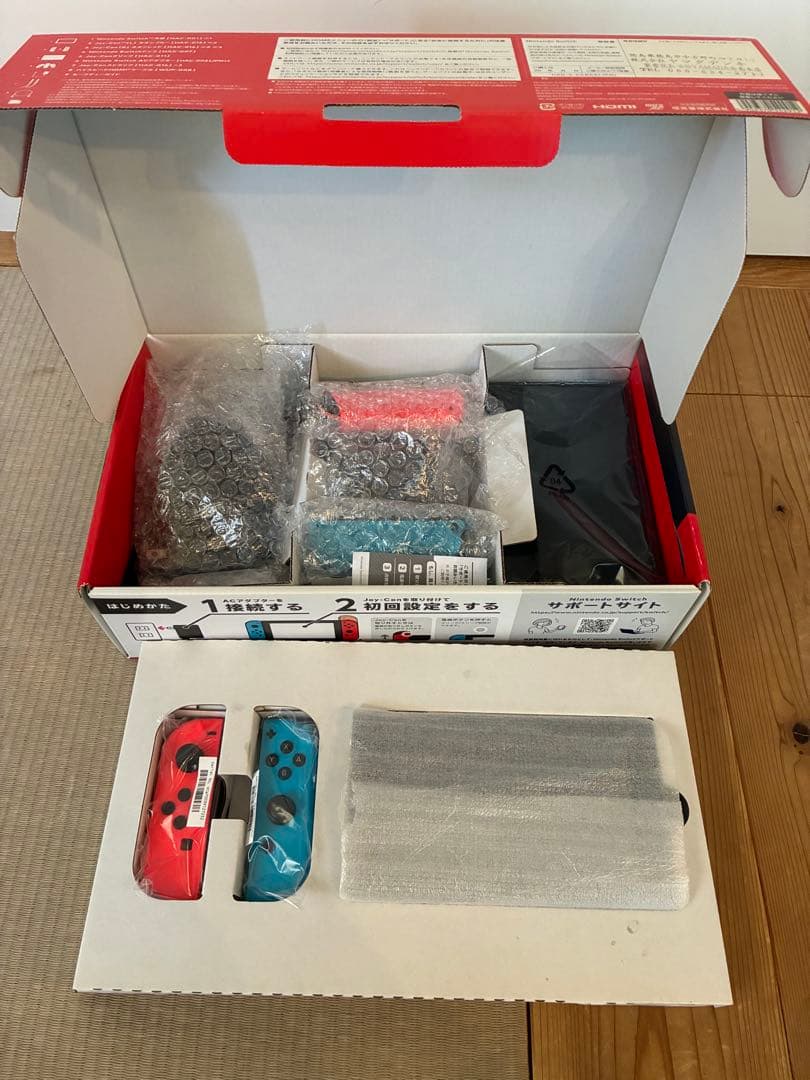 ニンテンドーSwitch 本体　コントローラー×2セット！