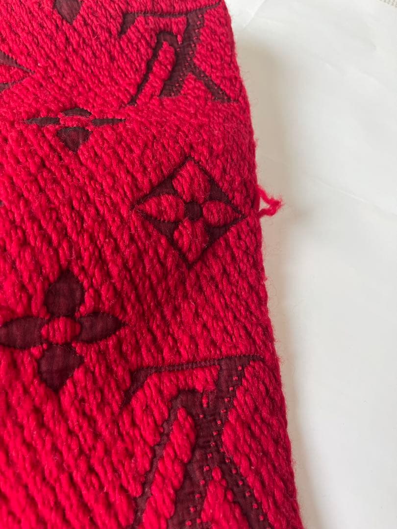 ルイヴィトン LOUIS VUITTON エシャルプ・ロゴマニア　マフラー　赤