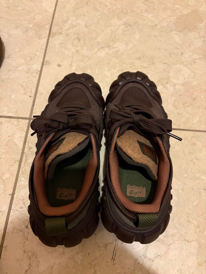 オニツカタイガー　DENTIGRE LS