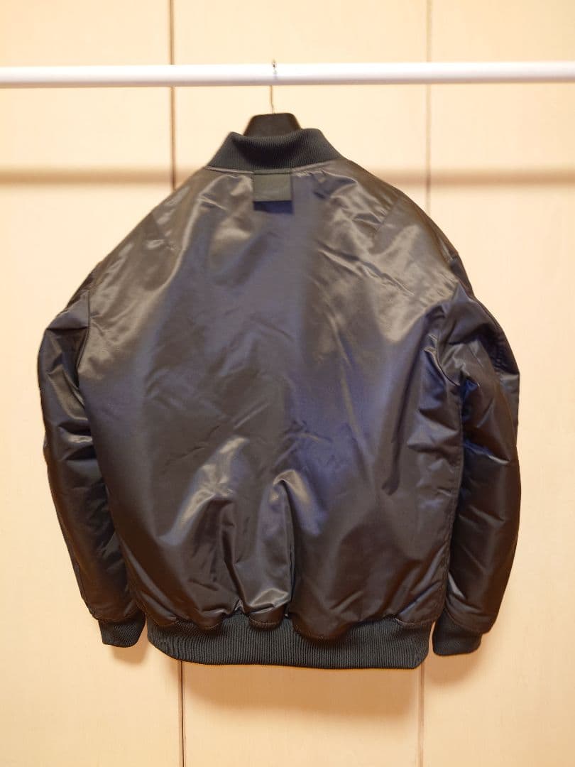 ユニクロ　+J復刻ハイブリッドダウンオーバーサイズMA1　Lサイズ　グレイ