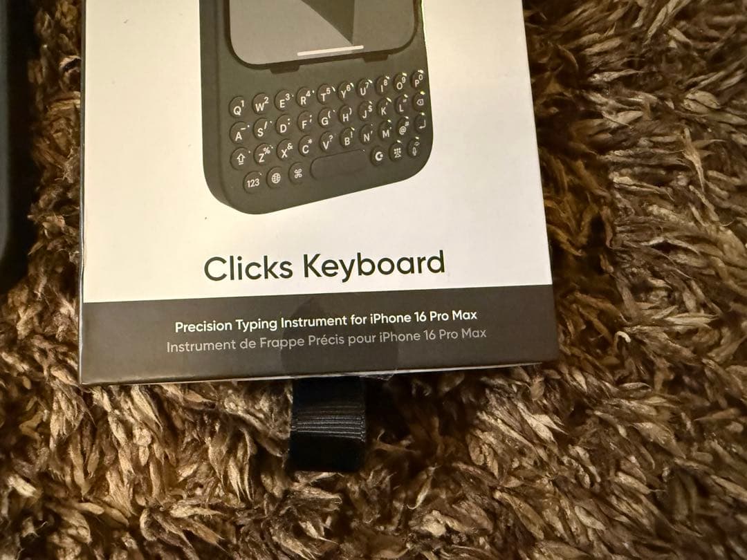 Clicks iPhone 16 Pro max ブラック