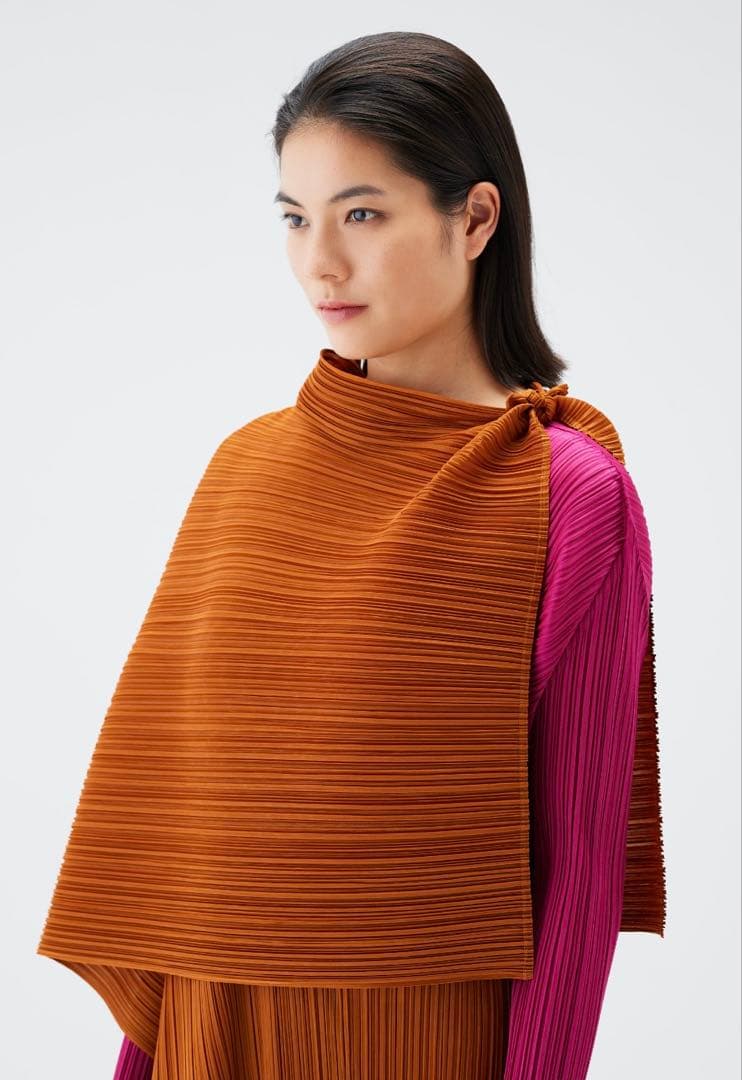 お値下げ　美品　pleatsplease ポンチョ　ケープ　ジレ2024年11月