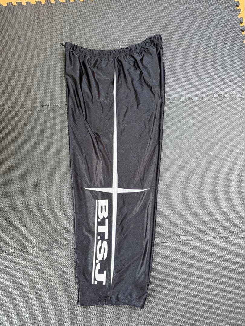 B.T.S.J. LESMILS（レスミルズ）ロングパンツ