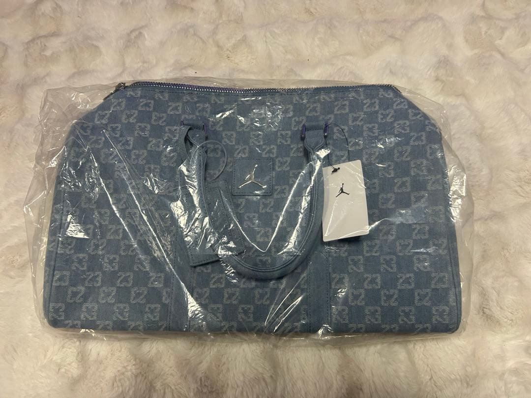 【完売品】SALE ジョーダンJORDANモノグラムダッフルバッグ ライトブルー