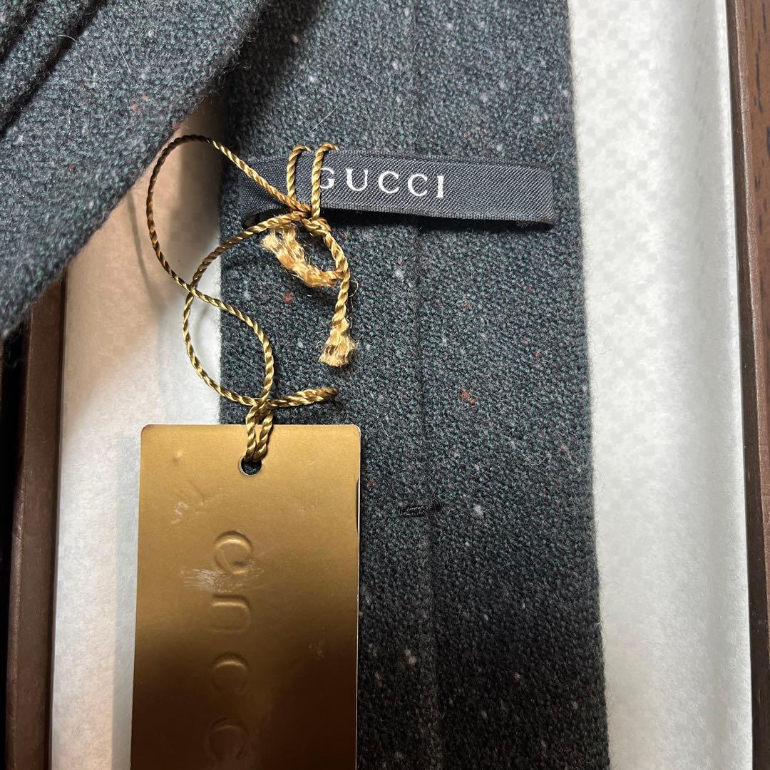 未使用タグ付　グッチ　ネクタイ　黒・緑　羊毛ウール