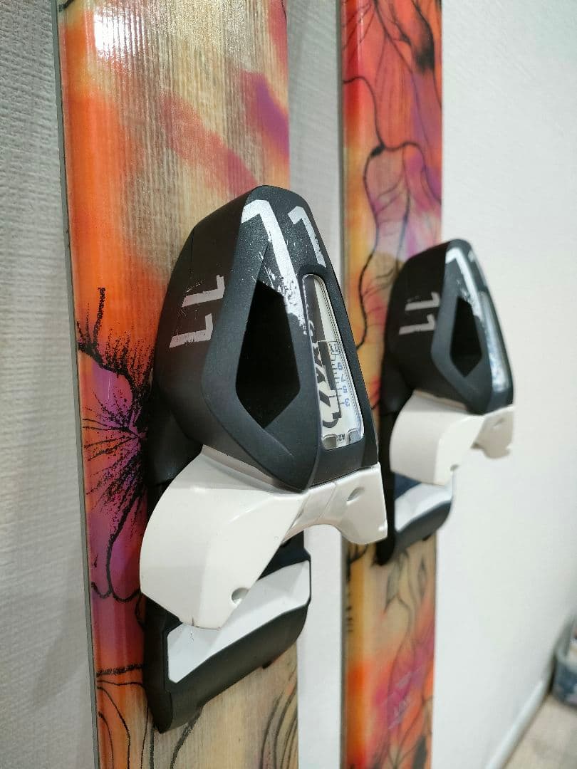 Line 花柄スキー板 ビンディング付き