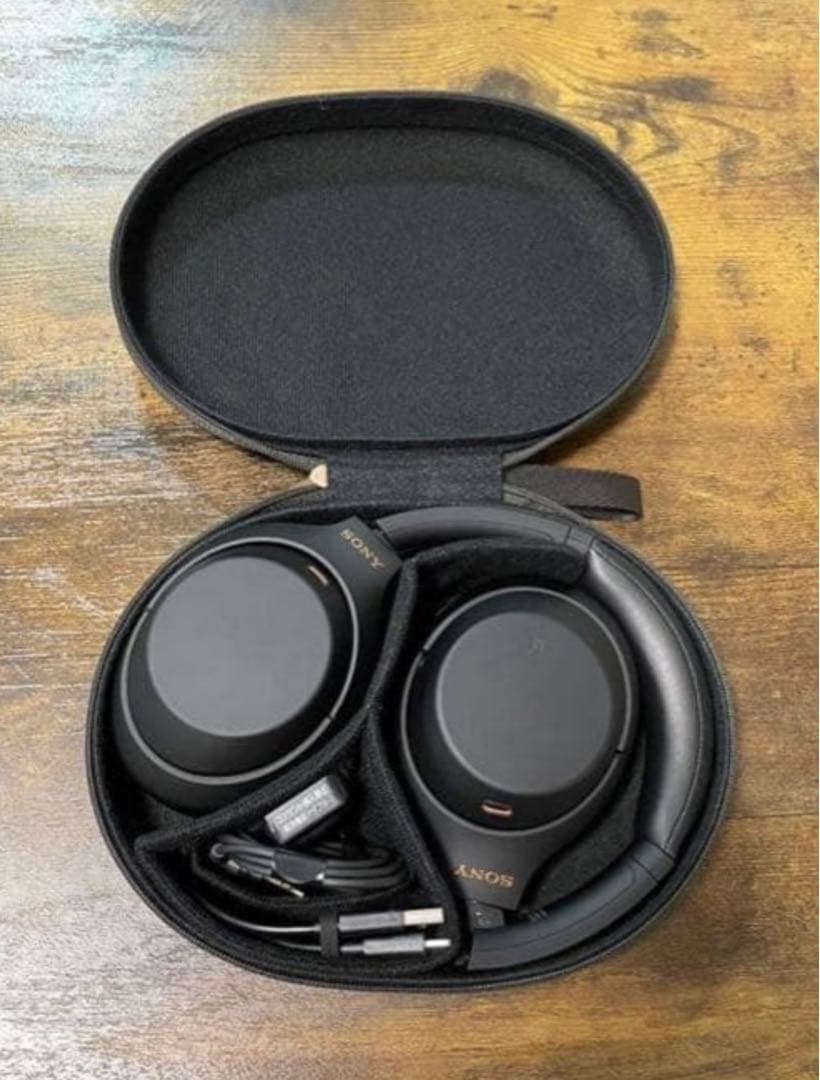 ほぼ未使用！ SONY ワイヤレスヘッドホン WH-1000XM4 ブラック