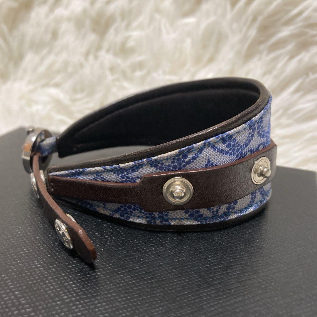 希少✨美品✨ロエベ　バングル　アナグラム　キャンバスレザー　ロゴ金具　青