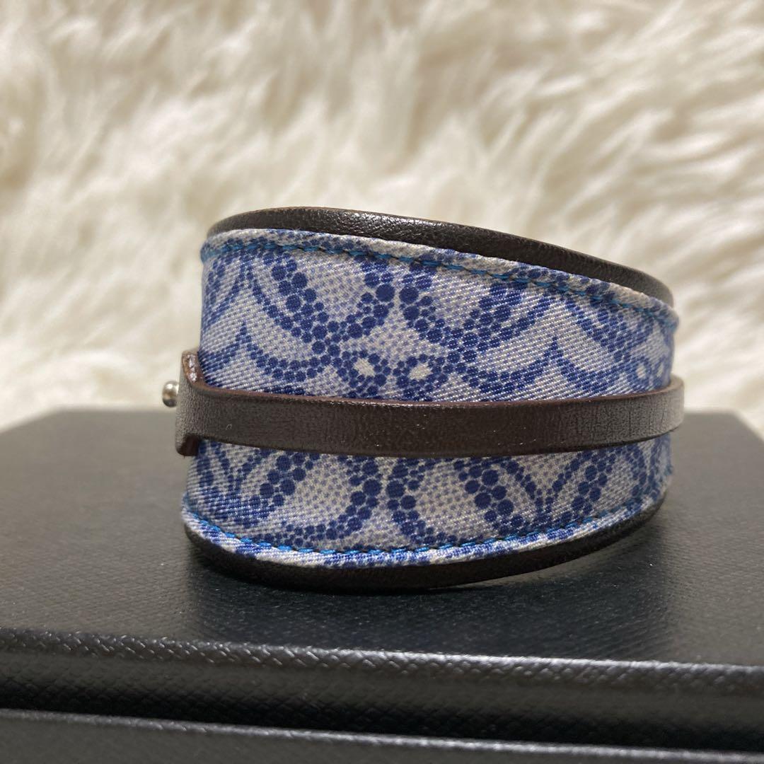 希少✨美品✨ロエベ　バングル　アナグラム　キャンバスレザー　ロゴ金具　青