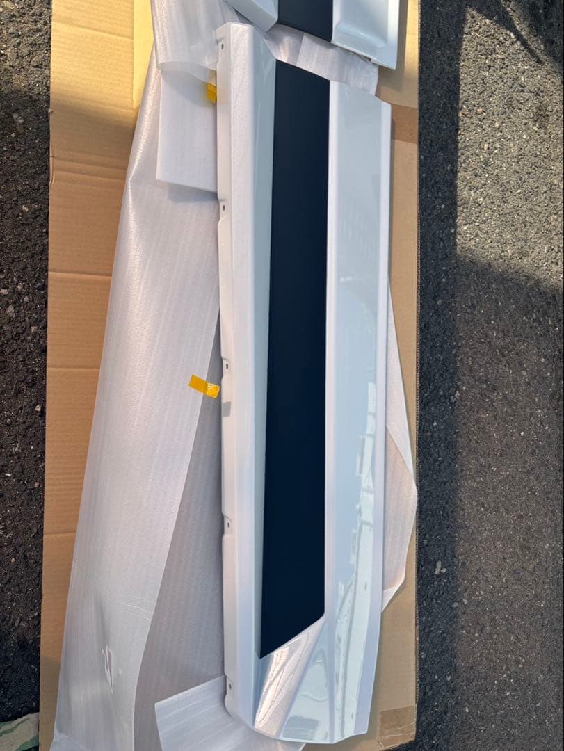 RAV4 TRD サイドスカート　右側のみ