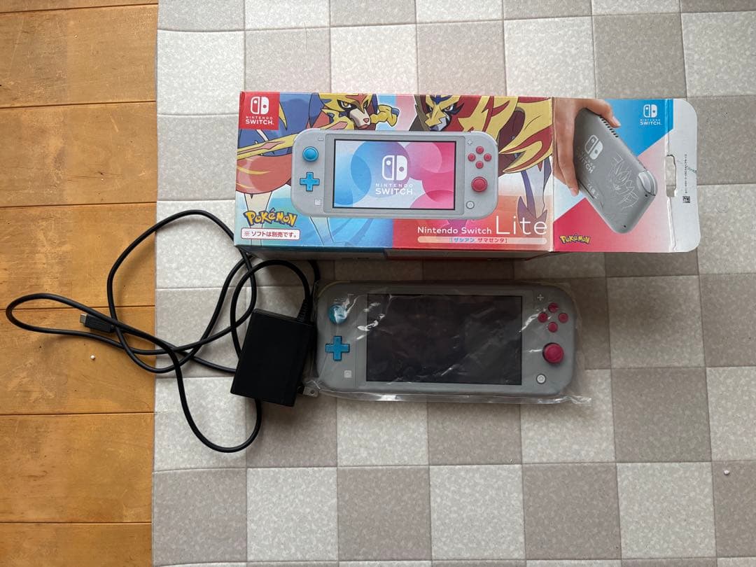 Nintendo Switch Lite ザシアン・ザマゼンタカラー