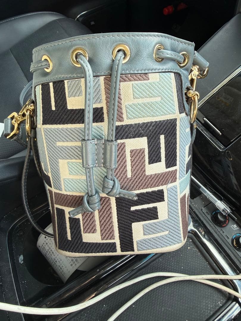 Fendi マルチカラー バケットバッグ