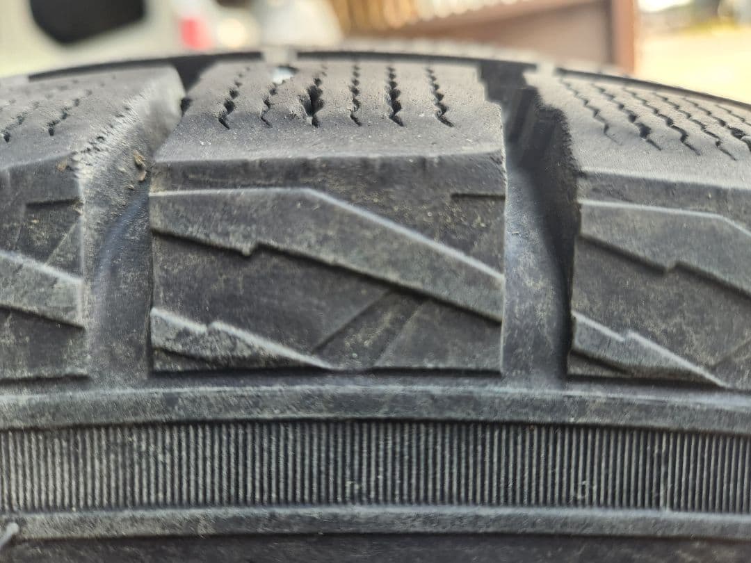 プラド後期150純正ホイール5本ダンロップスタッドレスタイヤ4本スペアタイヤ付