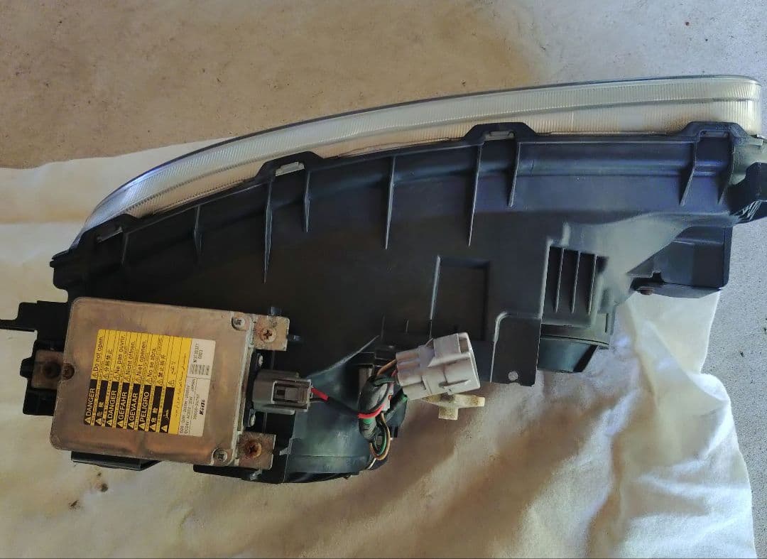 日野　プロフィア　右ヘッドライト