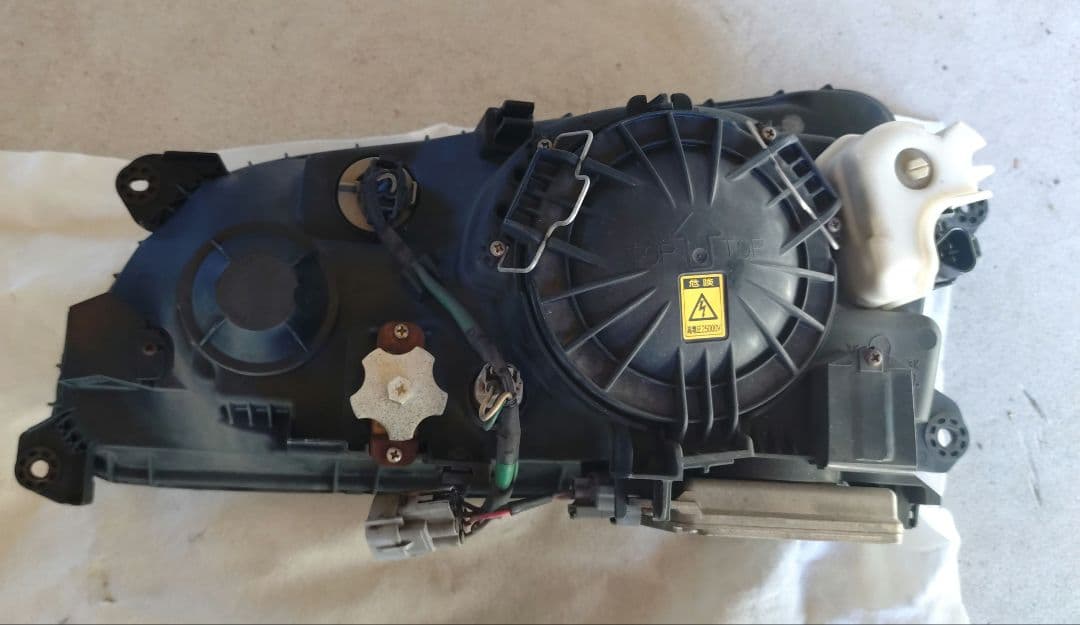 日野　プロフィア　右ヘッドライト