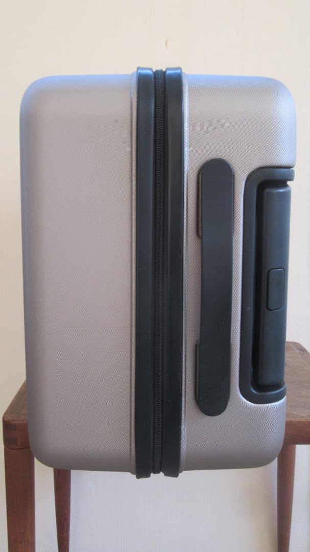 MUJI 無印良品　バーを自由に調節できるハードキャリーケース 35L