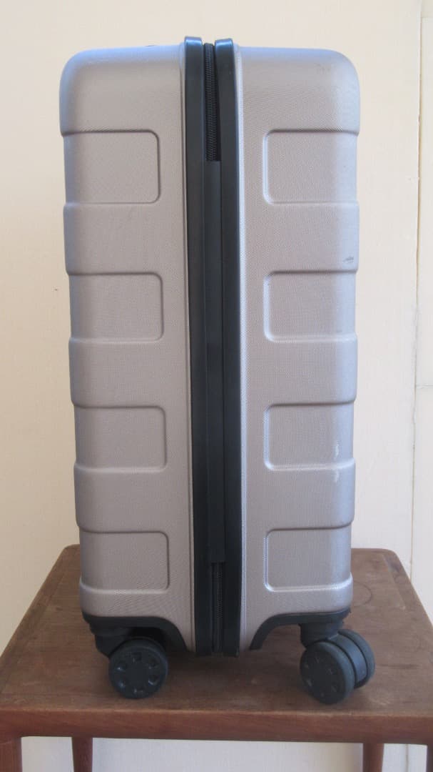 MUJI 無印良品　バーを自由に調節できるハードキャリーケース 35L