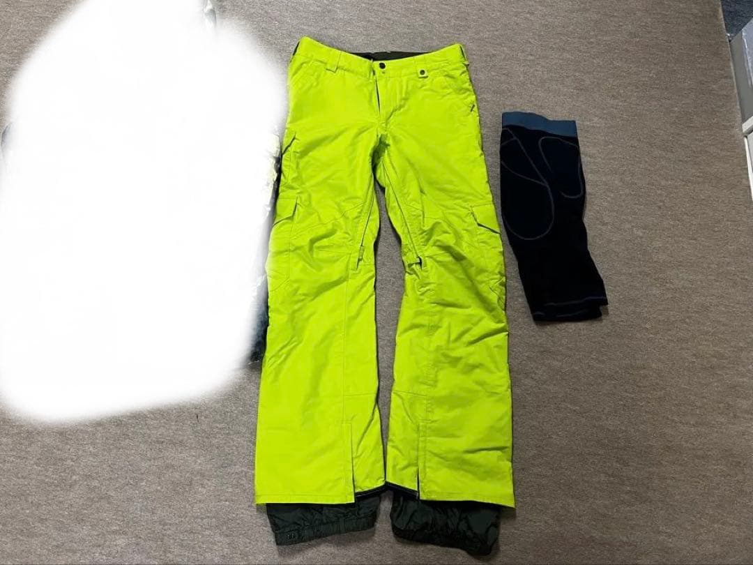 BURTON上下アウターL 、パンツM 、お尻保護プロテクター付き！