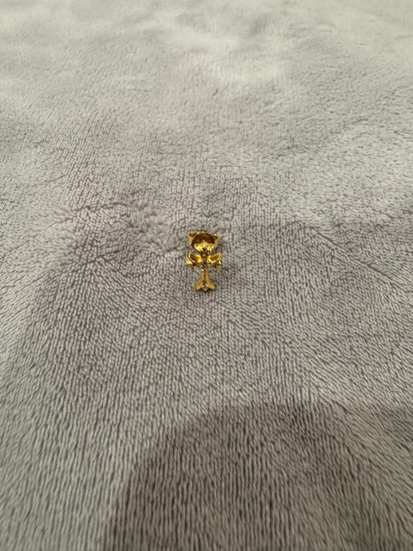 CHクロスベビーファットスタッド ピアス 22K withパヴェダイヤモンド