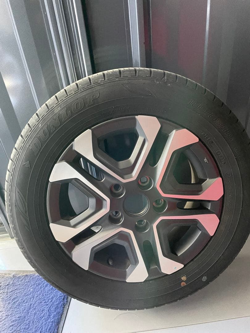 フリード15インチタイヤ付きホイール1本