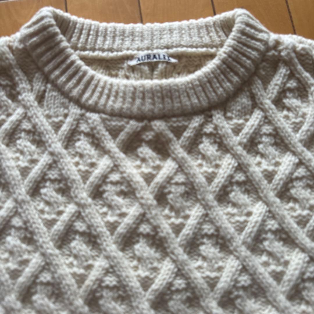 オーラリー　HARD TWIST MERINO ARAN KNIT VEST