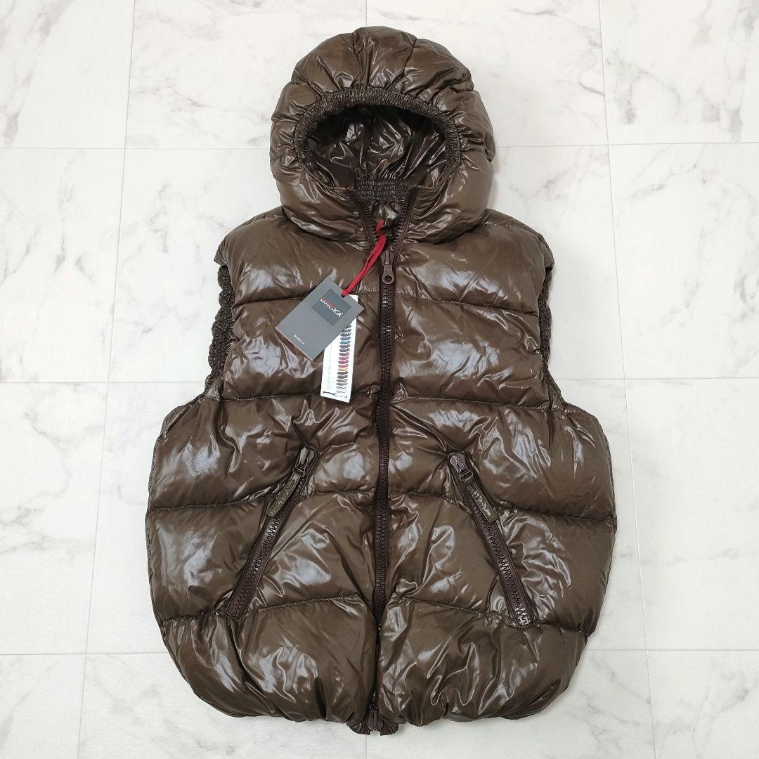 【新品タグ付き】デュベティカ　ダウンベスト　MAGNETE　光沢　ブラウン　46