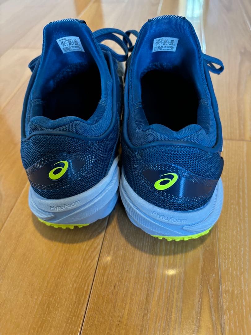 週末値下美中古テニスシューズ ASICS COURT FF 3 ＯＣ26.5cm