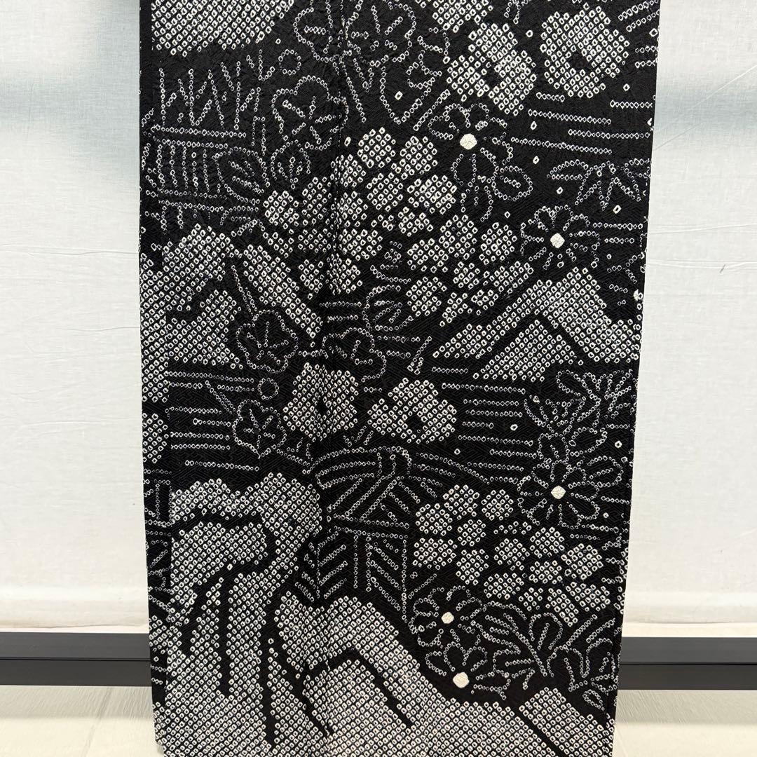 D18 訪問着 総絞り 黒地 正絹 着物 袷 美品