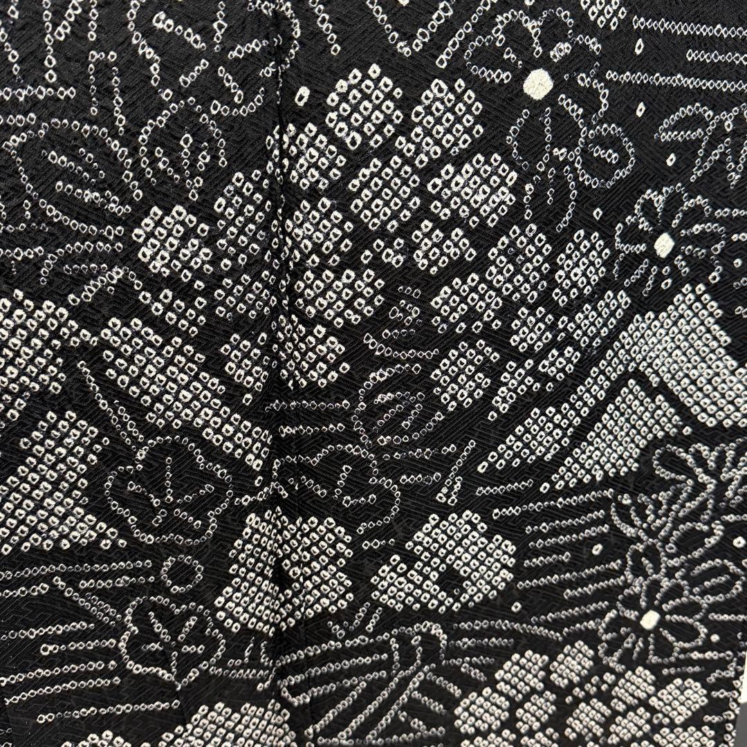 D18 訪問着 総絞り 黒地 正絹 着物 袷 美品