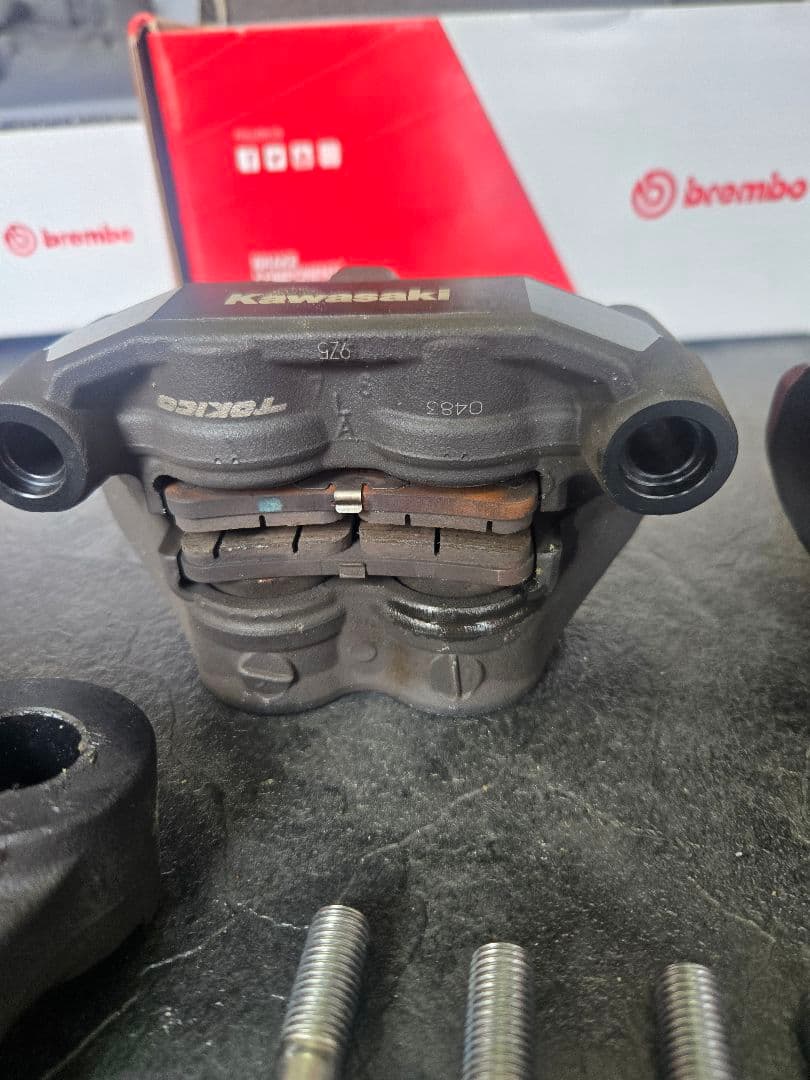 Z900RS　純正キャリパー