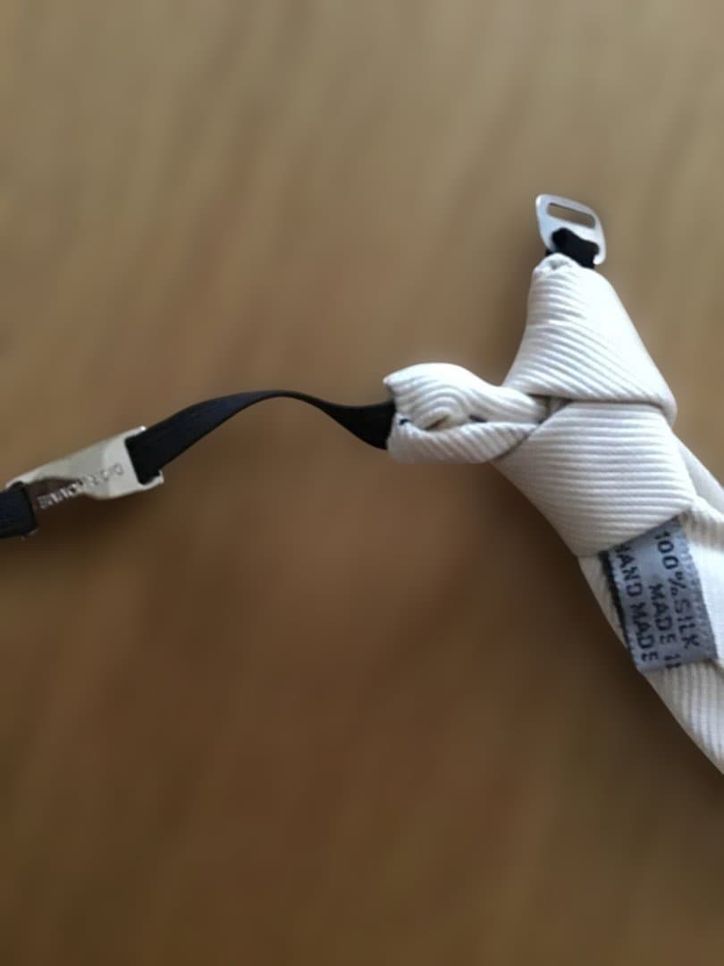 ホワイトシルクネクタイ ディオールオム