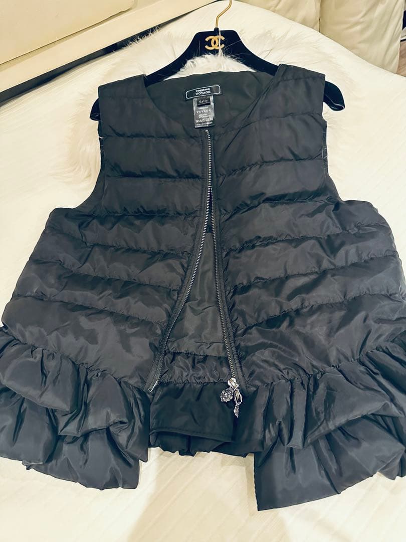 美品 ♡ vaqutaux VOYAGE ブルジョアフリルベスト　ノアール