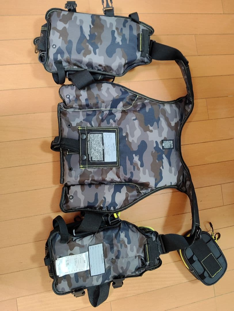 迷彩フィッシングベスト 反射材付き