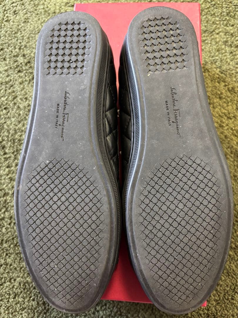 Salvatore Ferragamo ブラック バレエシューズ　中古　美品