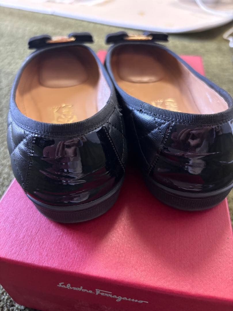 Salvatore Ferragamo ブラック バレエシューズ　中古　美品