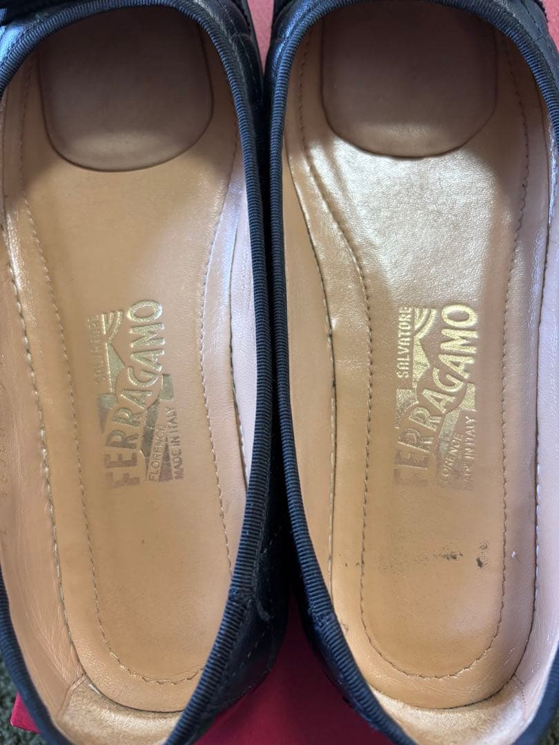 Salvatore Ferragamo ブラック バレエシューズ　中古　美品