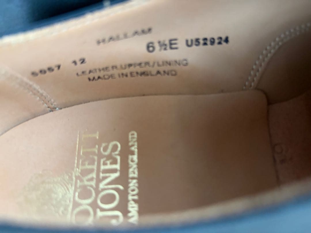 Crockett & Jones 黒　ストレートチップ