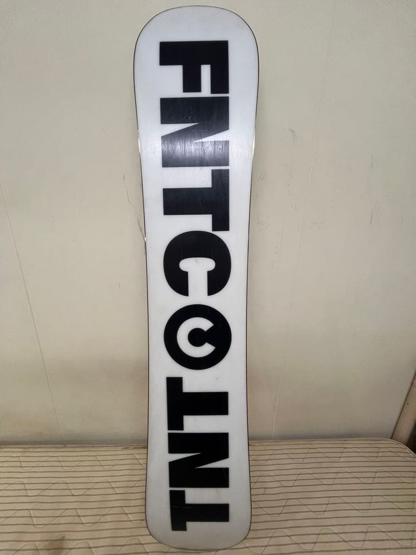 た*ぎ様 FNTC TNT スノーボード ホワイト/ブラック