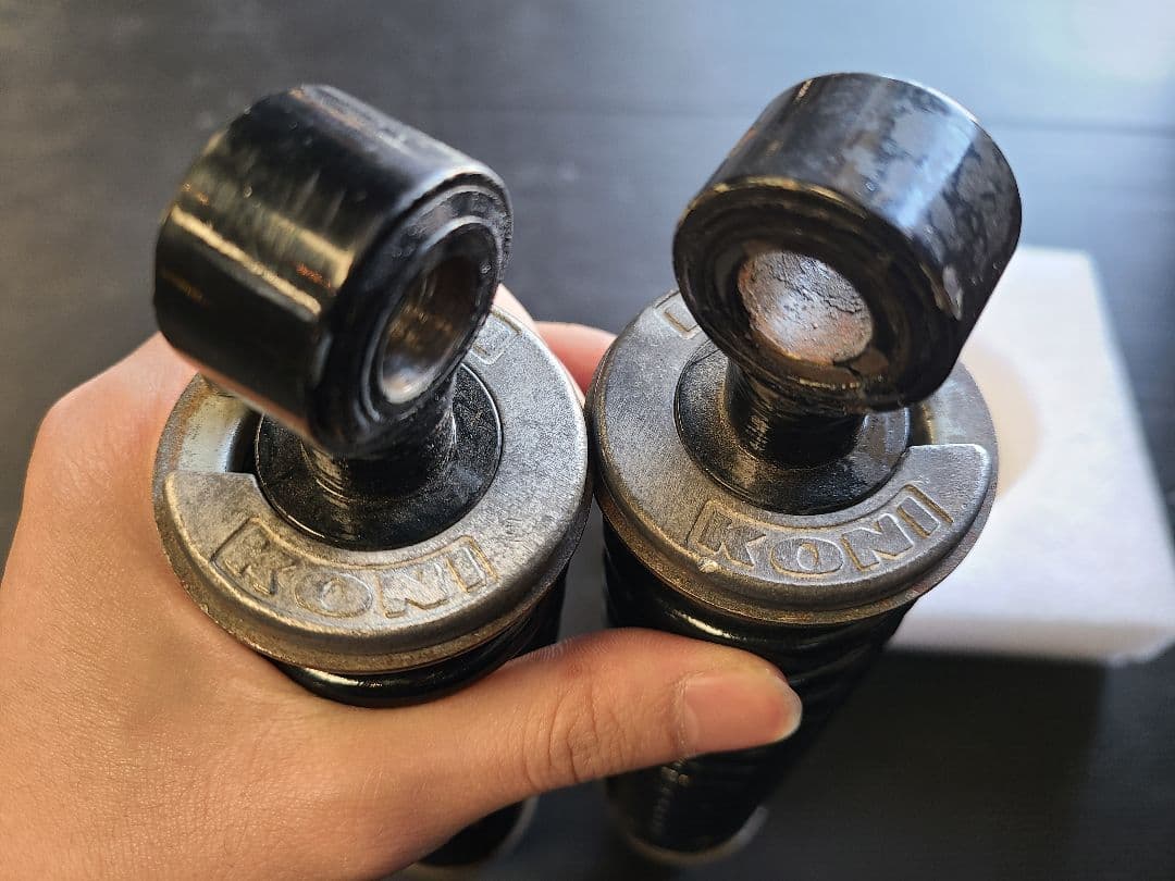 当時物 初期 76F-1282? コニー 細巻き KONI サスペンション