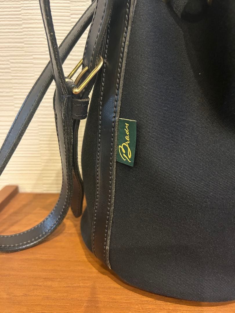 【美品】Brady CALDER mini ショルダーバッグ　ブラック　巾着