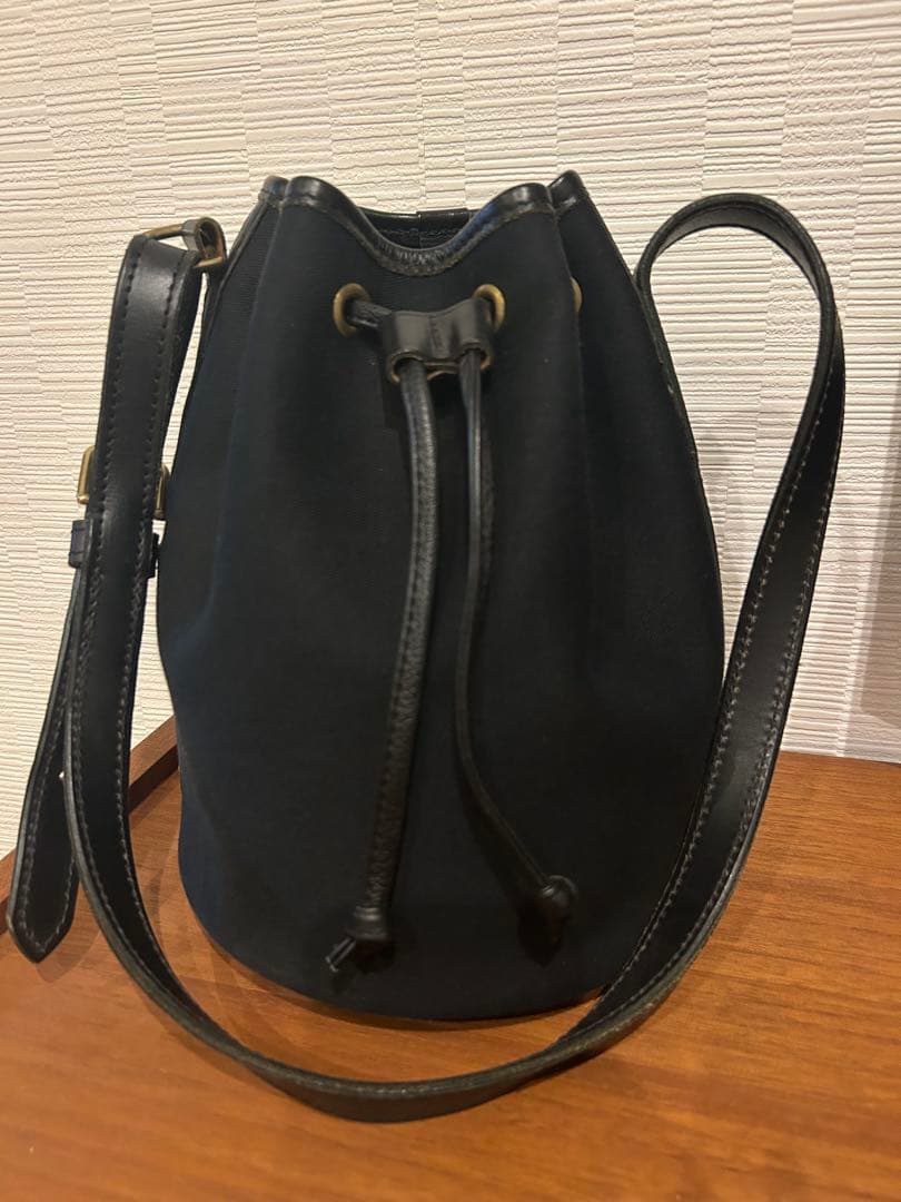 【美品】Brady CALDER mini ショルダーバッグ　ブラック　巾着