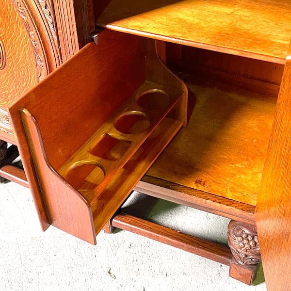 ノアイギリスアンティーク　サイドボード　バッフェ　エリザベス様式