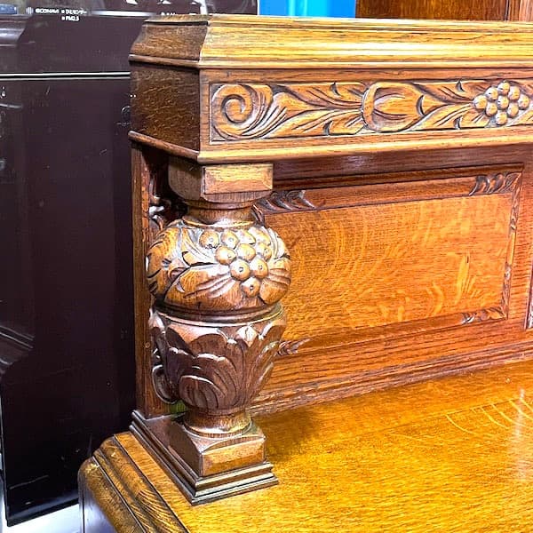 ノアイギリスアンティーク　サイドボード　バッフェ　エリザベス様式