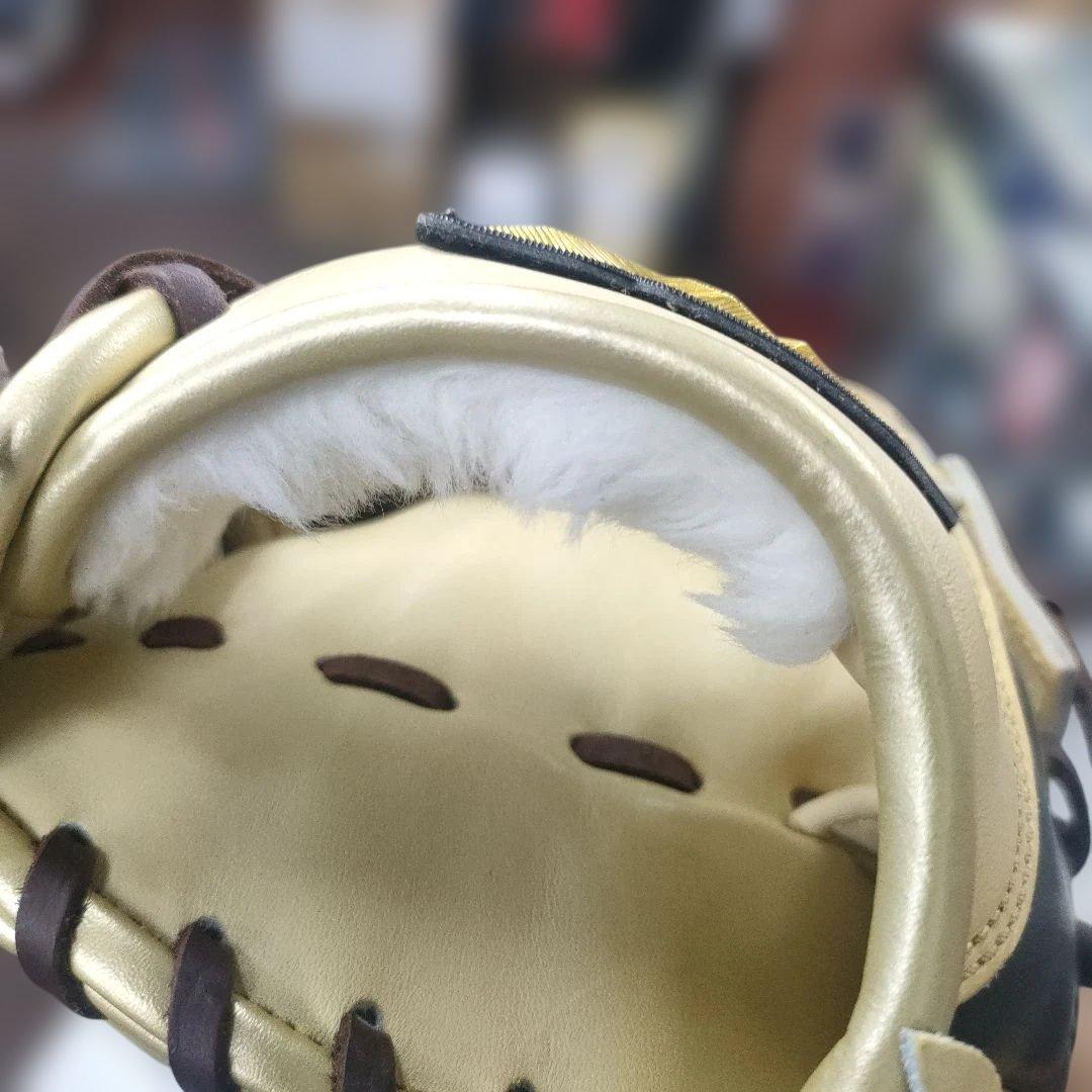 軟式トラスト［カラフルライン］（サイズ32.0cm）外野手用【PG1型】右投用