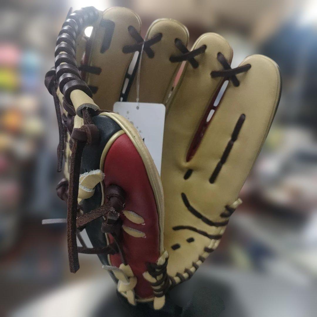 軟式トラスト［カラフルライン］（サイズ32.0cm）外野手用【PG1型】右投用