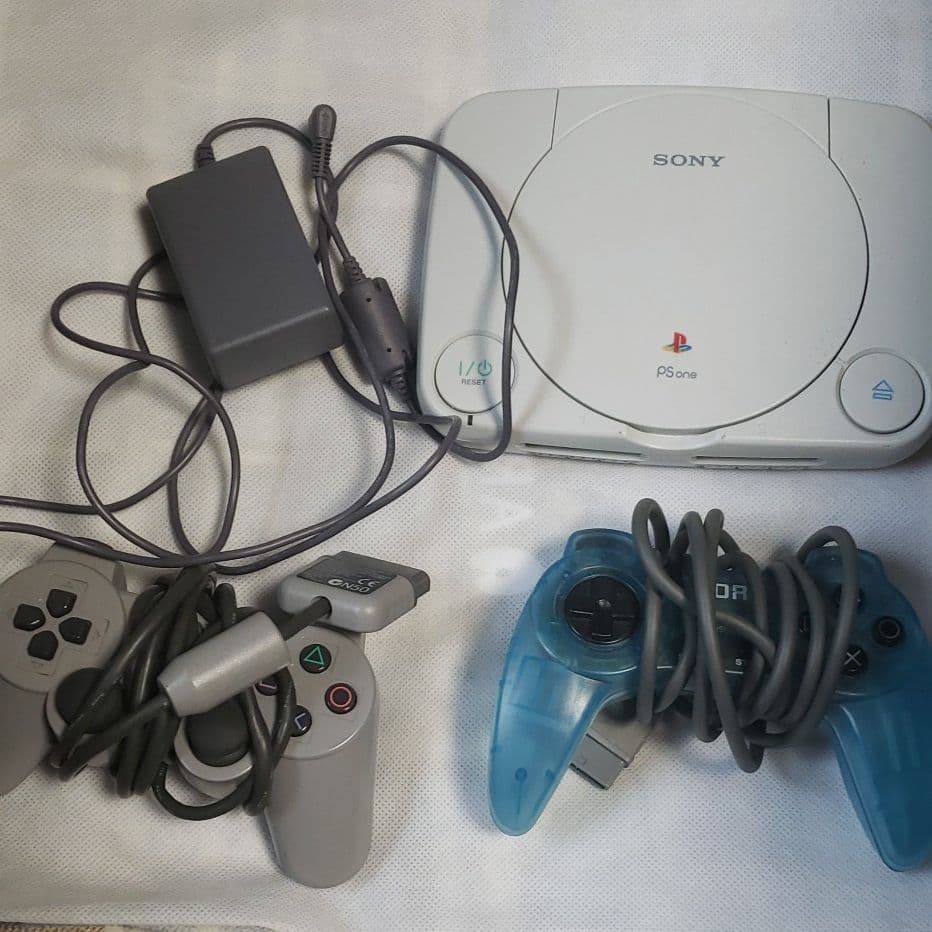 PS one(SCPH-100)本体+ソフト16本