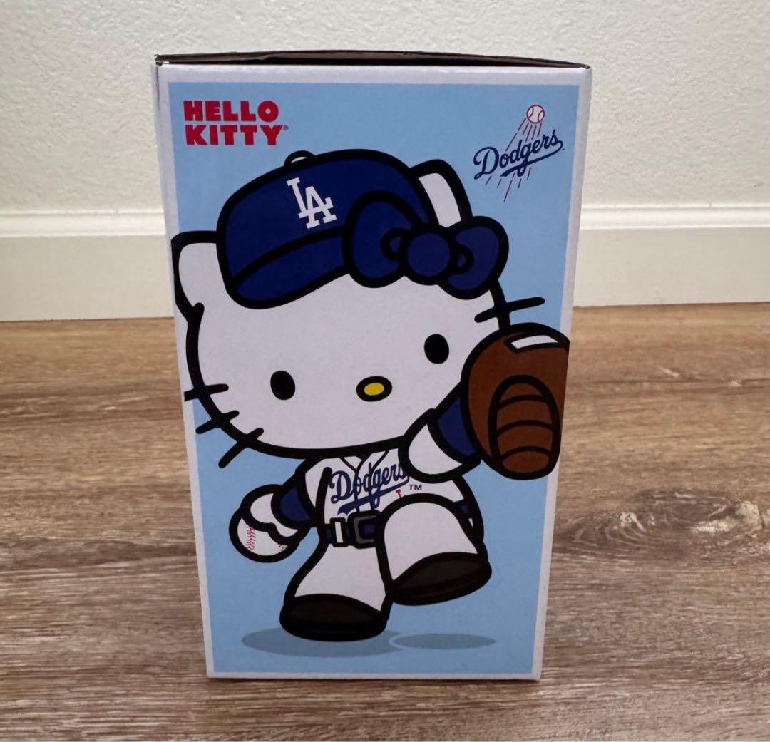 訳あり　ハローキティ　ボブルヘッド　ドジャース　ロサンゼルス　来場者限定　新品
